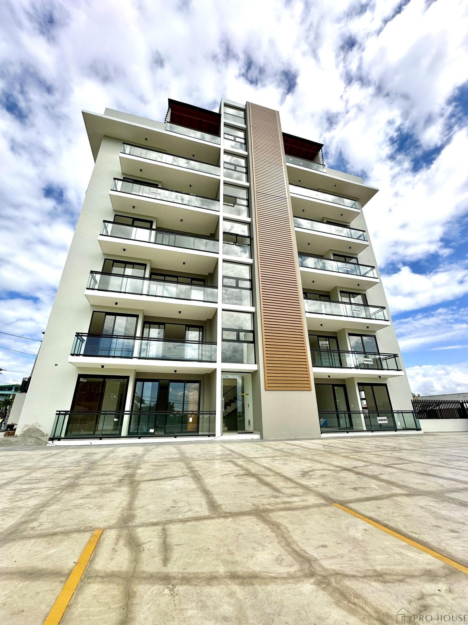 ae-abcc06e29f00644278a3e393c942dec3